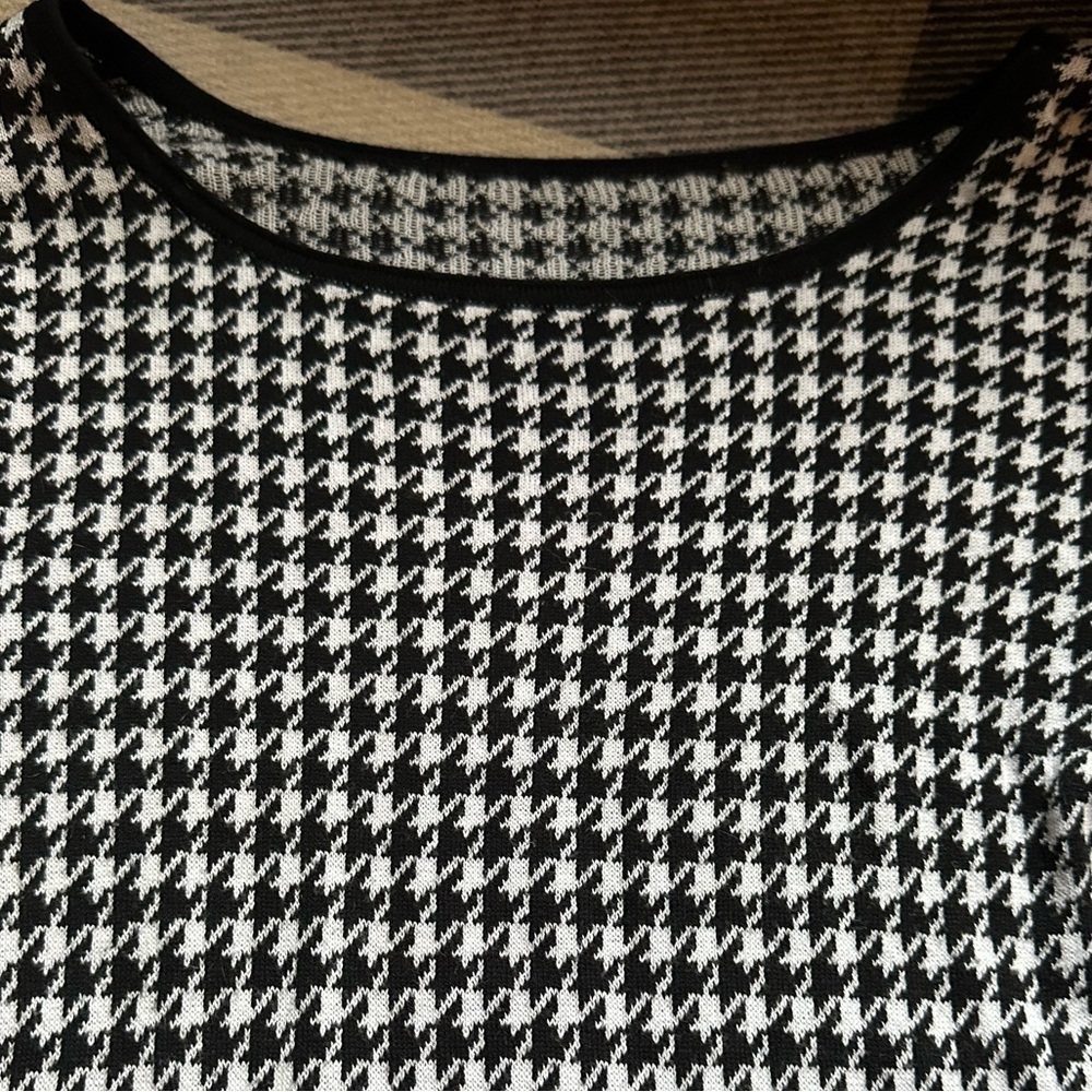 Express Houndstooth Print Medium Top - image 2